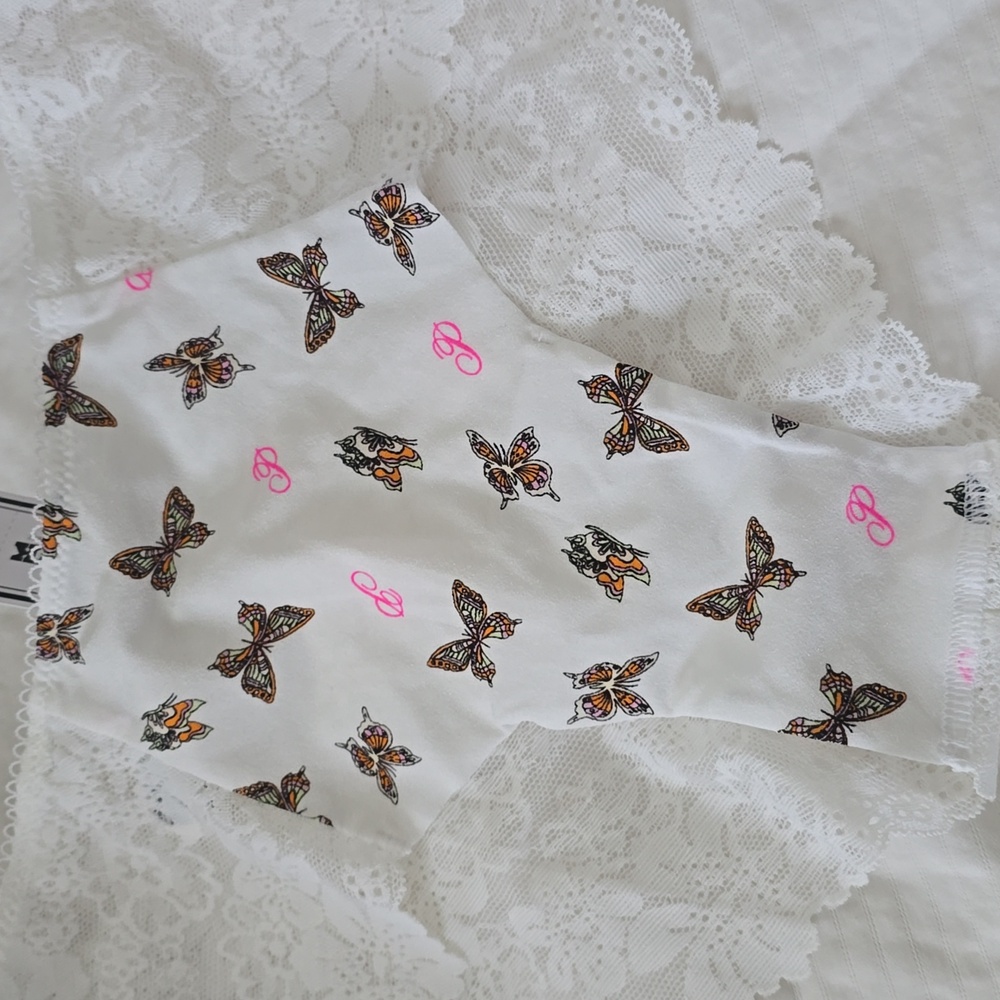 NWT Set Of 3 Victoria's Secret No-Show Cheeky Pantie/Underwear - Picture 3 of 13